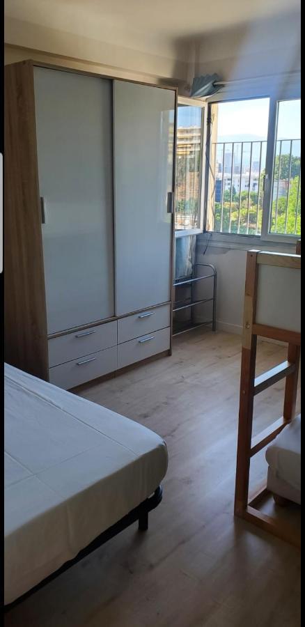 Parking Gratuit A Cote Appartement 2 Chambres 47M2 Climatise A Cote Aeroport-Tram Sur Place-Plage 6 Min-Centre Ville 16 Min Avec Tram-Free Parking, 47M2 Apartment 2 Rooms,Air-Conditioned Next To The Airport- Tram On Spot- 6 Min Beach- 16Min Center * Nizza