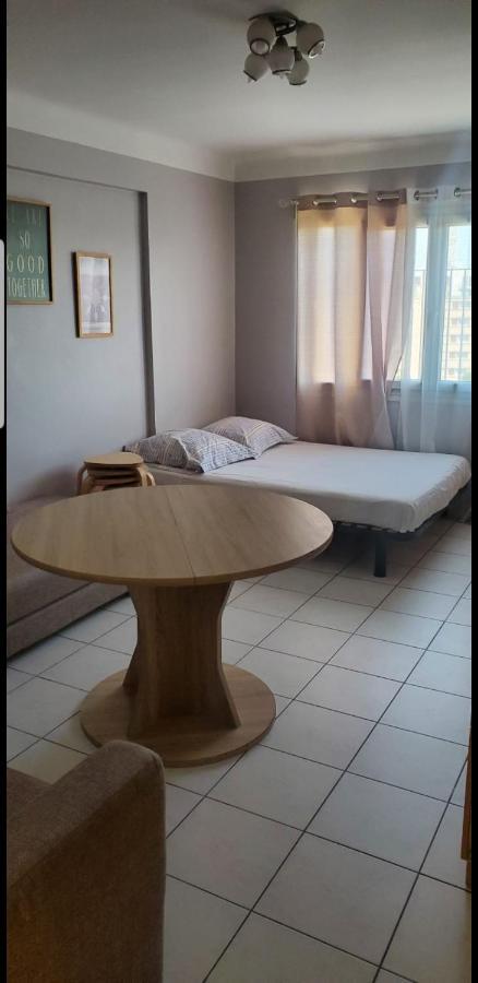 Apartment Parking Gratuit A Cote Appartement 2 Chambres 47M2 Climatise A Cote Aeroport-Tram Sur Place-Plage 6 Min-Centre Ville 16 Min Avec Tram-Free Parking, 47M2 Apartment 2 Rooms,Air-Conditioned Next To The Airport- Tram On Spot- 6 Min Beach- 16Min Center Nizza